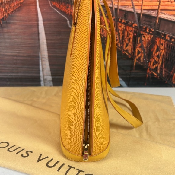 Louis Vuitton Lussac Epi With Dustbag - Picture 3 of 13